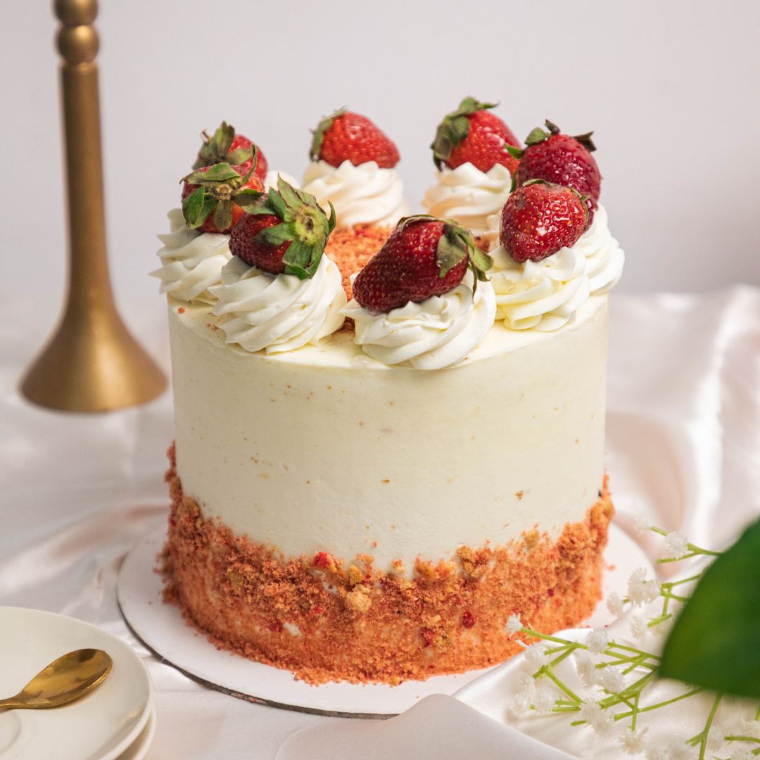 Indulge in the Delightful Strawberry Crunch Cake: A Culinary Symphony